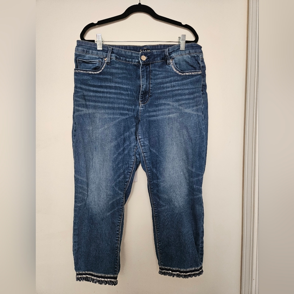 White House Black Market Capris Size 14S, Fringe Detail, Great Condition!